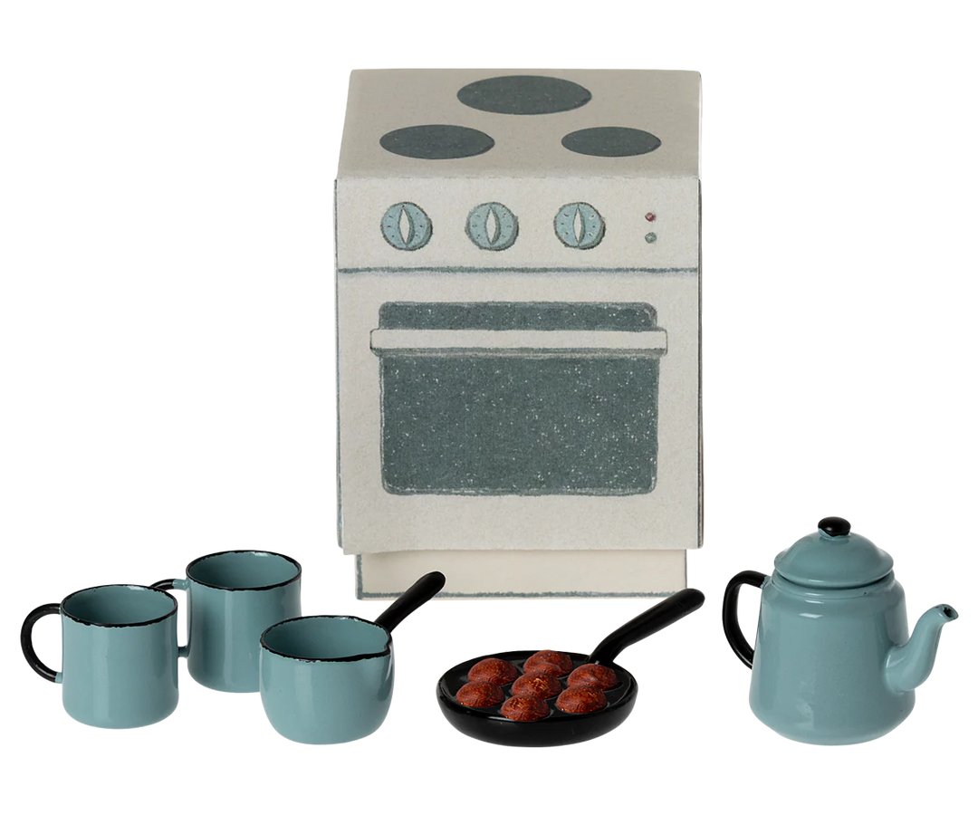 Madam Blue’s Favorites Mini Kitchen Set