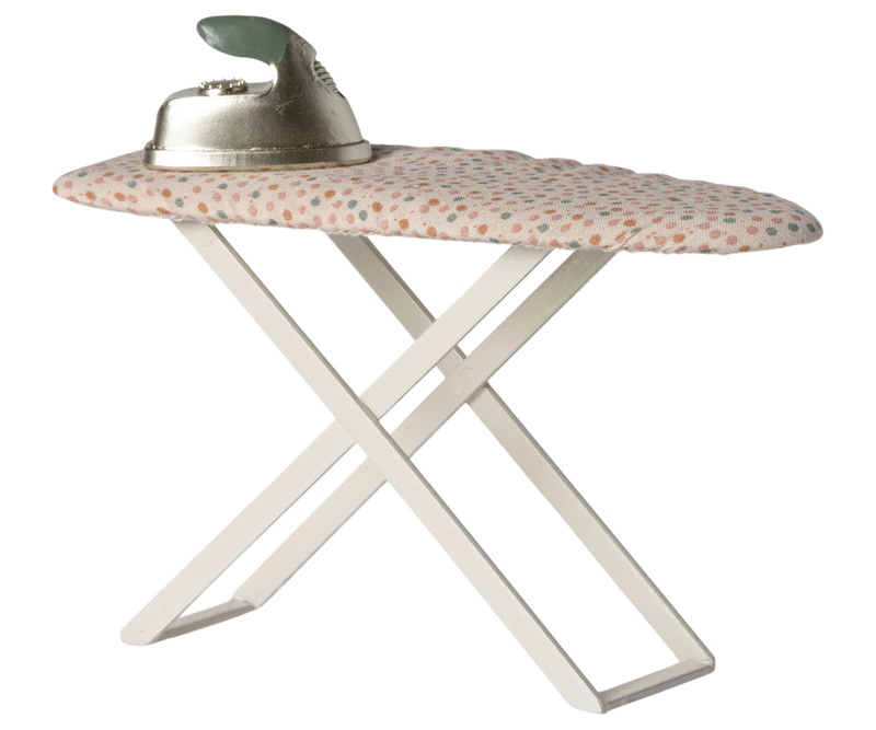 Mini Iron and Ironing Board