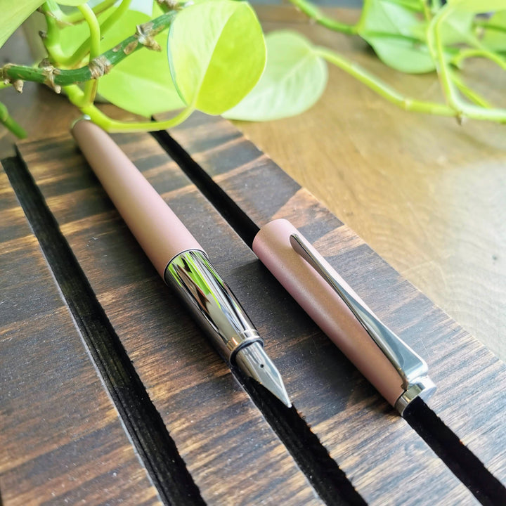 Studio Fountain Pen | Rose | Special Edition
