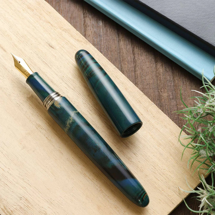 True Ebonite Fountain Pen | Marble Green | Dream Pen Series