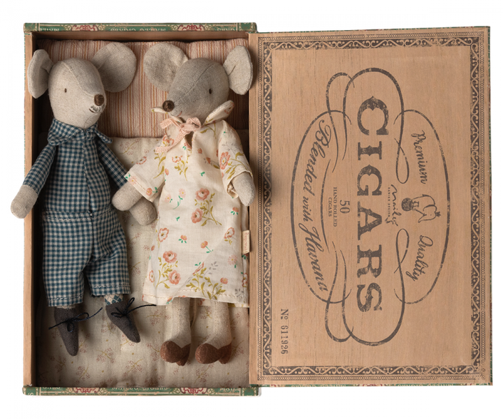 Grandma and Grandpa Mice in Cigar Box
