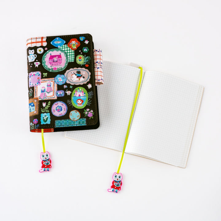 Yumi Kitagishi: Embroidered Bookmark | White Cat