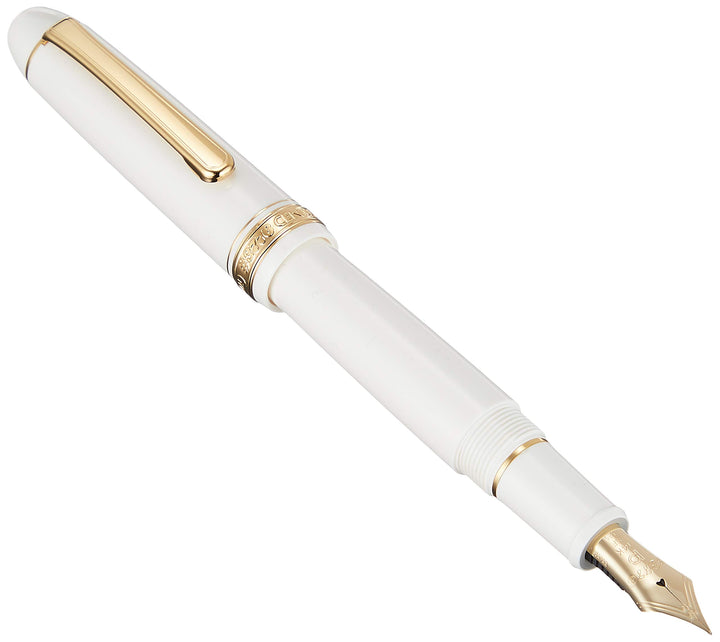 3776 Century Chenonceau White Fountain Pen with Gold Trim