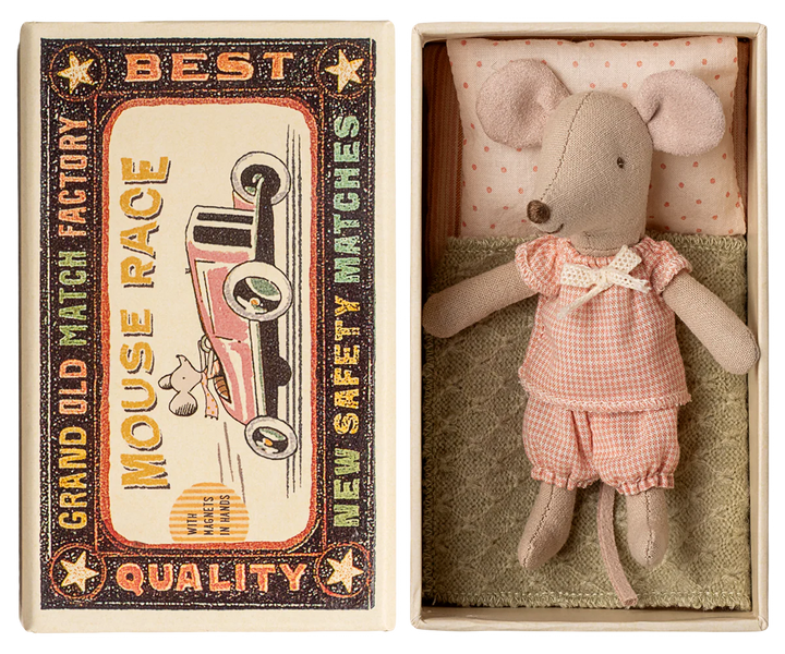Little Sister Mouse in a Matchbox II | Magnetic Hands