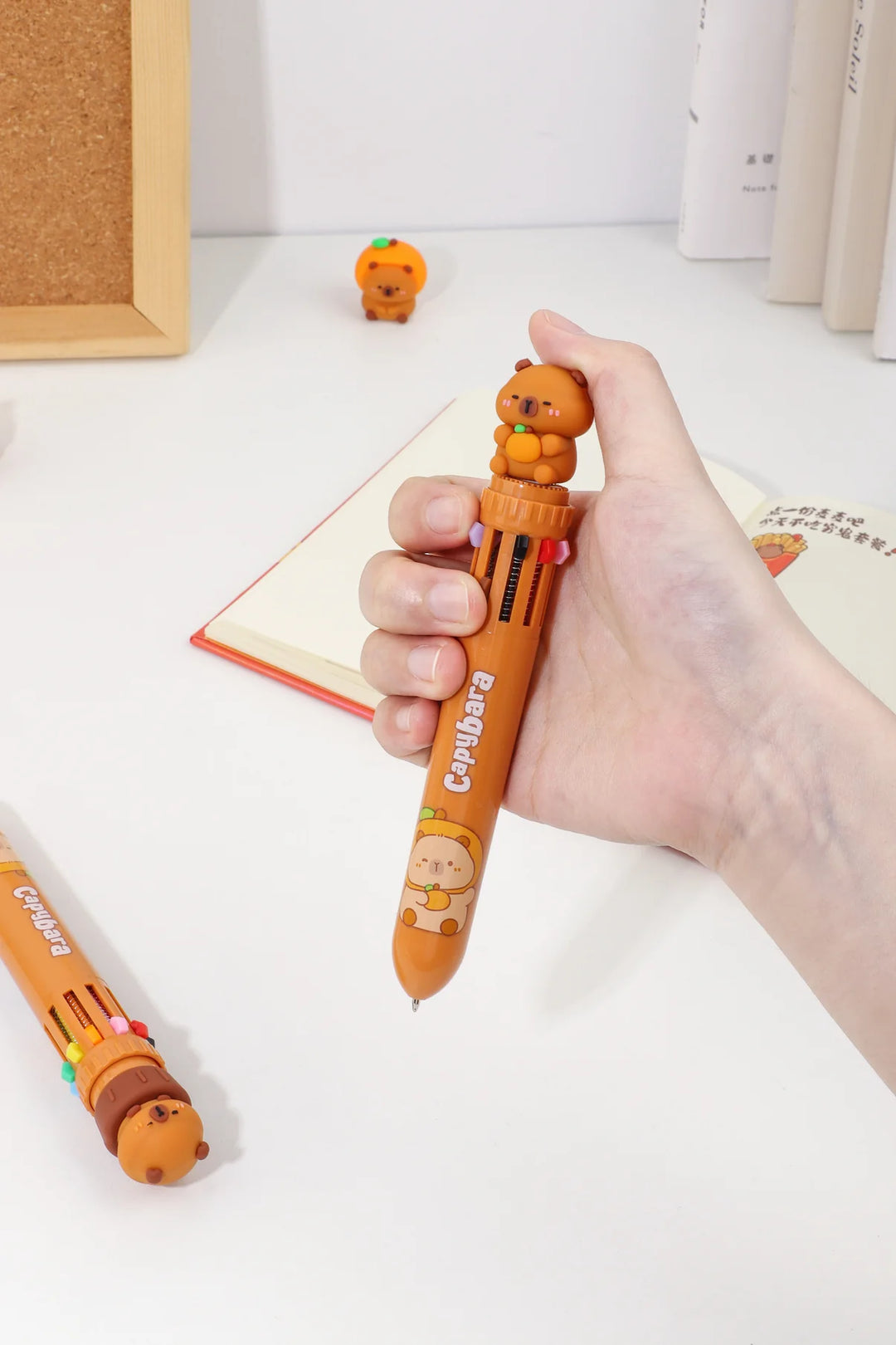 Capybara Multicolor Pen