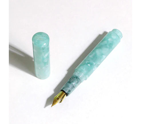 Attaché Marbled Fountain Pen