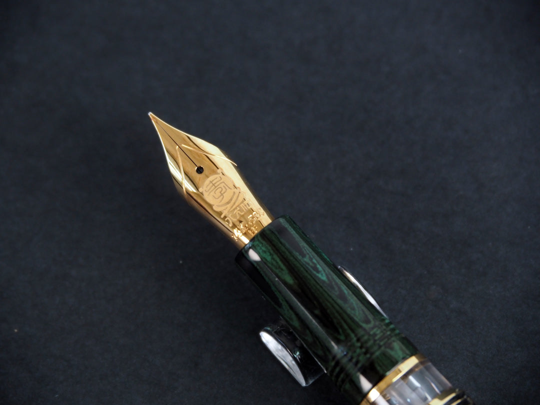 Hakkenden x Fine Writing International Fountain Pen | Green Ebonite | Limited Edition