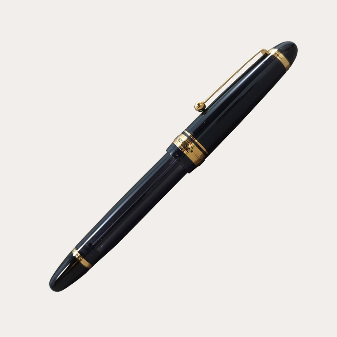 Custom 823 Fountain Pen | Smoke Black
