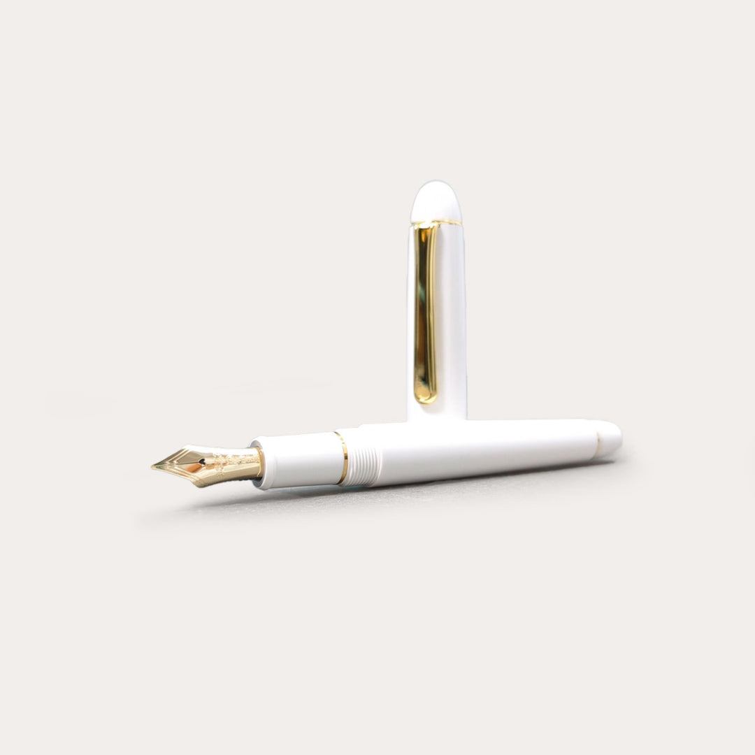 3776 Century Chenonceau White Fountain Pen with Gold Trim