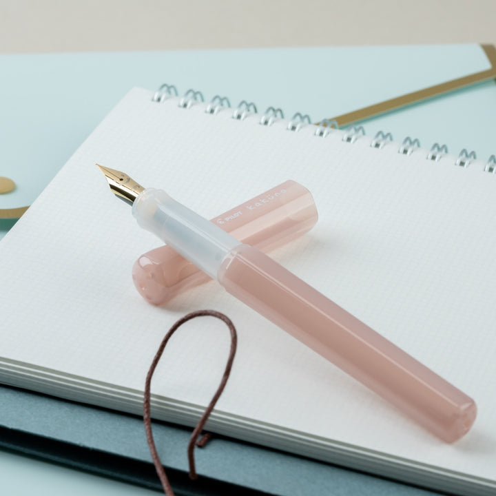 Kakuno Madoromi Fountain Pen | Rosy Dusk Light Pink