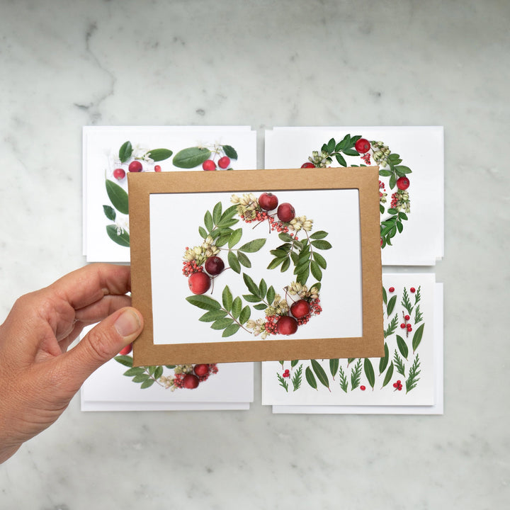 Red Berries and Green Leaves | Assorted 8 Card Set