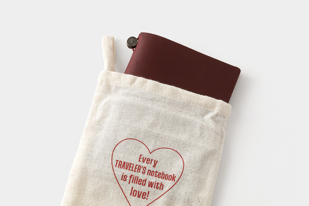 TRAVELER'S notebook LOVE AND TRIP Red | Regular Size | Limited Edition