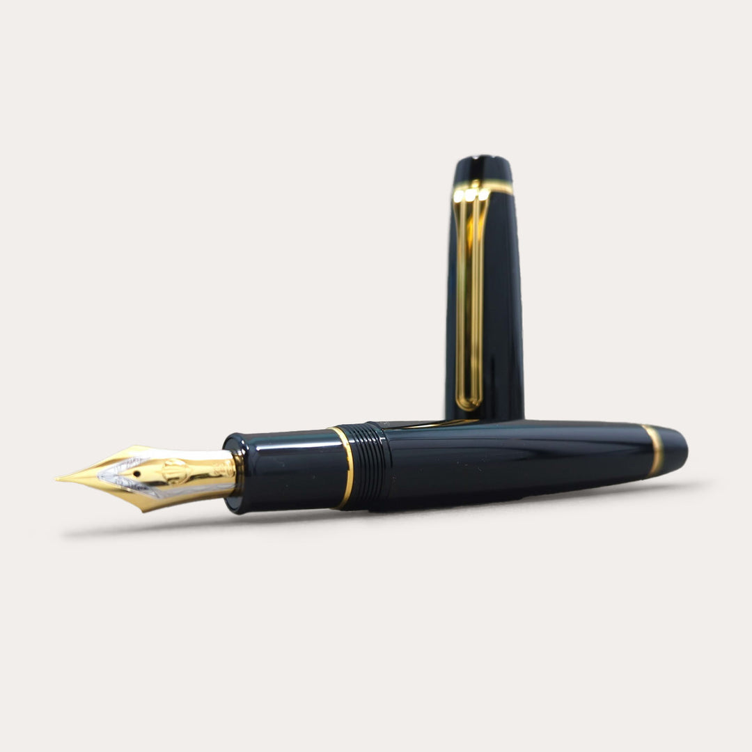 Pro Gear King of Pens Fountain Pen | Black with Gold Trim